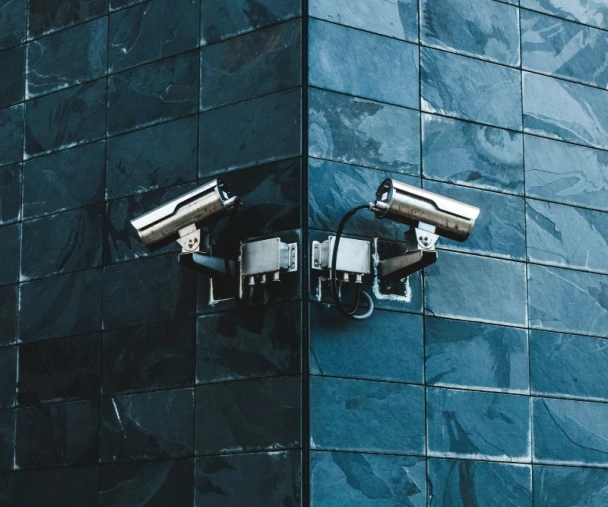 Secure data room or encrypted e-mail? Here are the benefits and differences