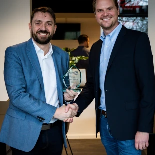 Der Bronze Award ging an die ITCollection GmbH. (Ramon Schiff links und Florian Tenius rechts)