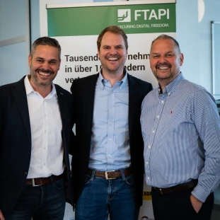 Von links nach rechts: Christian Bedel (MRM Distribution), Florian Tenius (FTAPI) und Thomas Peter (Reiner SCT)