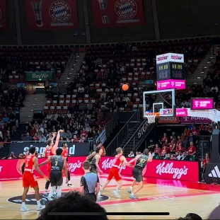 Das Basketballspiel konnten die FTAPI Partner von der VIP Lounge aus verfolgen.